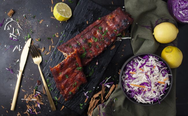 ketoliv-Perfekte spareribs med simpel coleslaw-overview