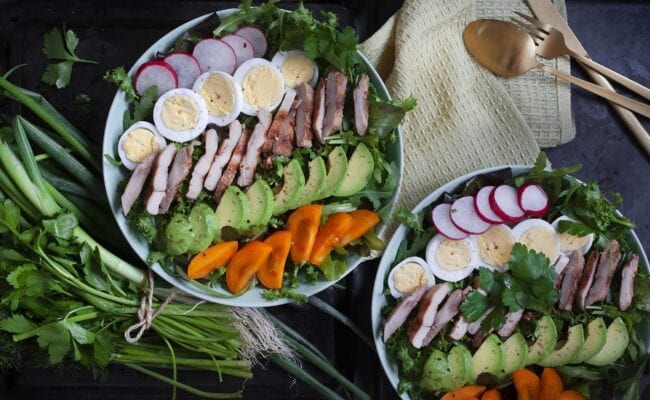 Grillet keto kyllingesalat