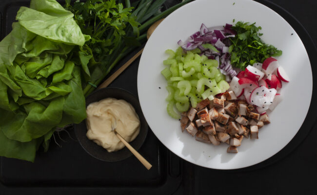 ketoliv Kyllingesalat a la ”tøm køleskabet” med hjemmelavede mayonnaise overview